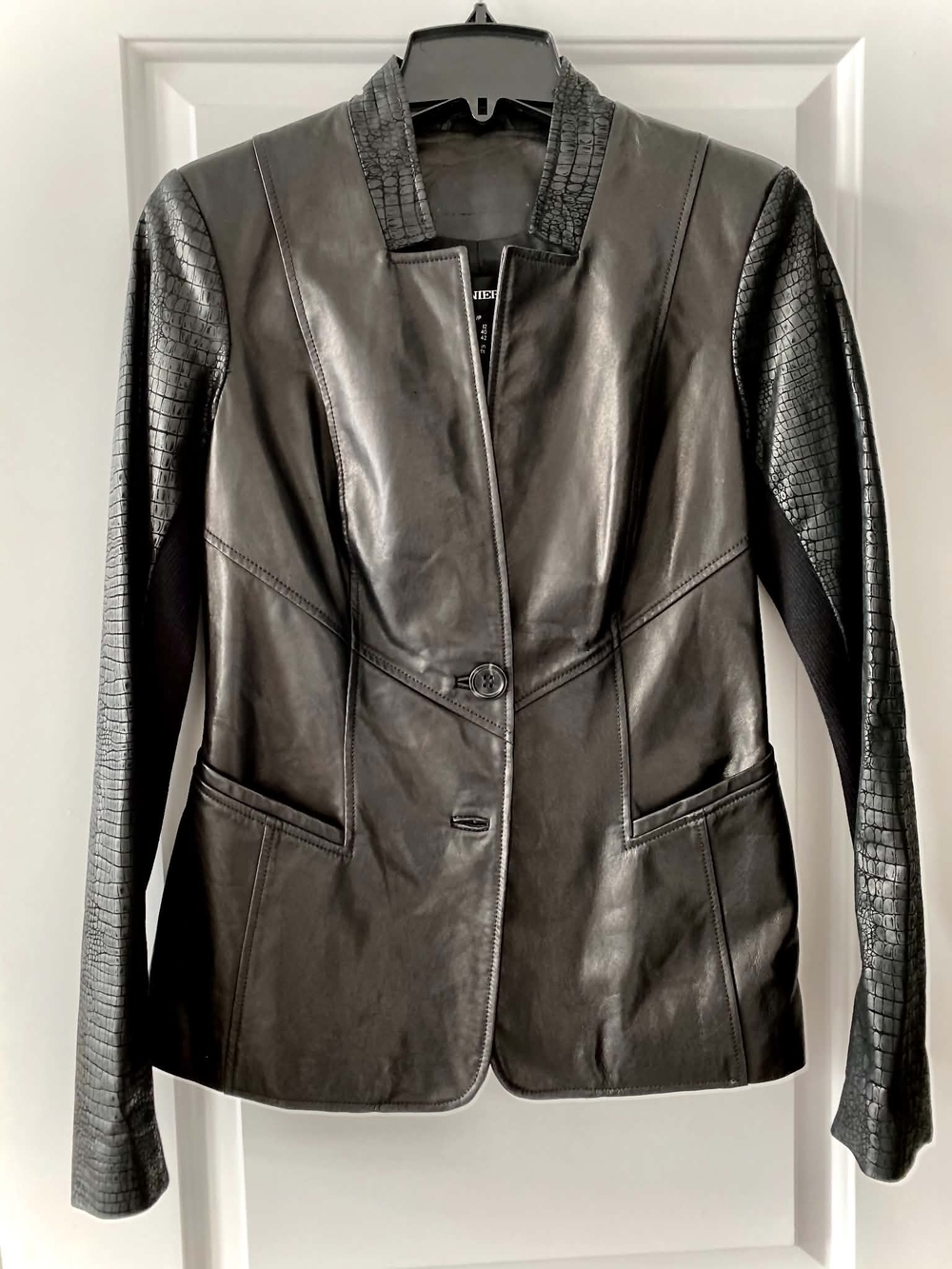 Danier Leather JACKET - Small